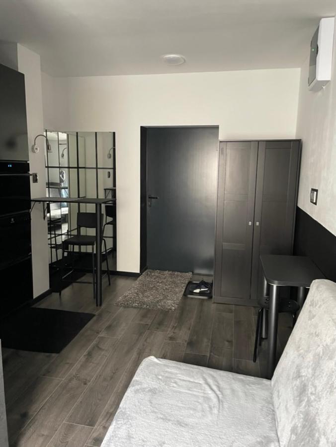 Ingress Appartement Bytom Buitenkant foto