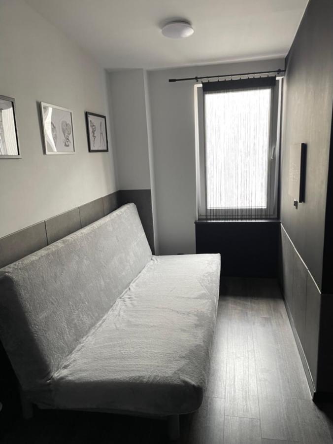 Ingress Appartement Bytom Buitenkant foto